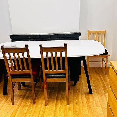 3 Bed House East London Home Extérieur photo