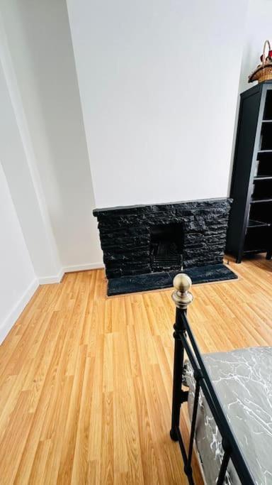 3 Bed House East London Home Extérieur photo