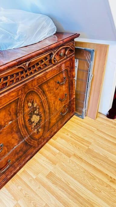 3 Bed House East London Home Extérieur photo