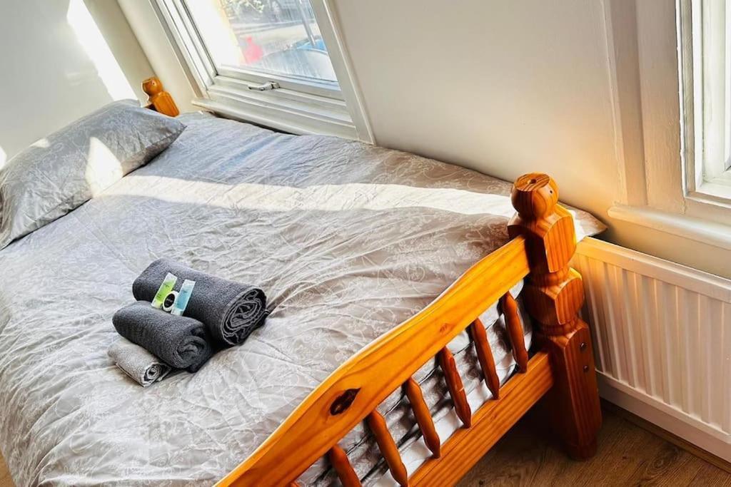 3 Bed House East London Home Extérieur photo