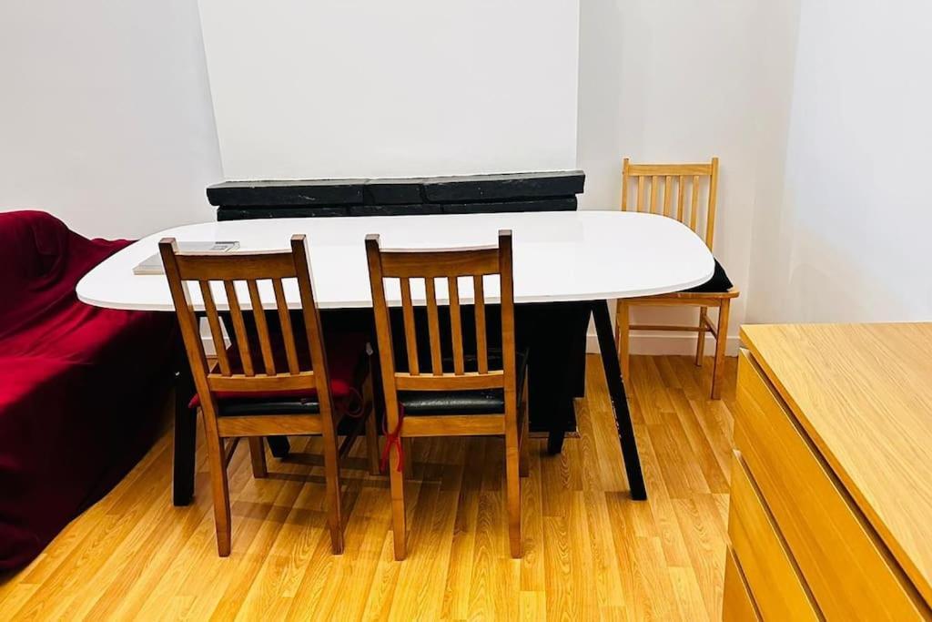 3 Bed House East London Home Extérieur photo